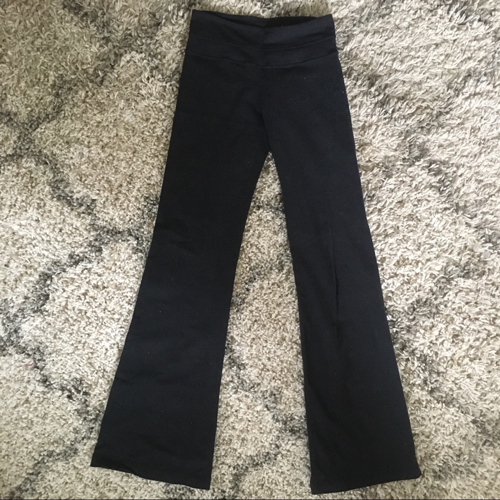 Lululemon black yoga pants